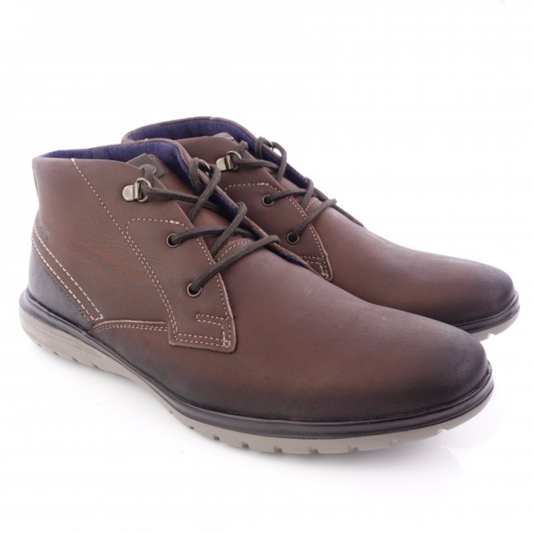 Bota corta casual para hombre en piel marrón de PEGADASHOES. H-344