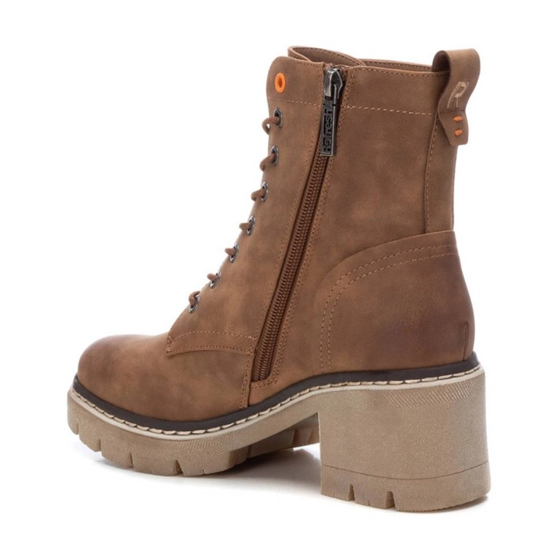 171223 de Refresh. Botín con cordones y cremallera para mujer en color camel. M-191